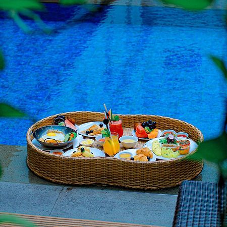 Swiss-Belexpress Kuta Legian Hotel Exterior photo