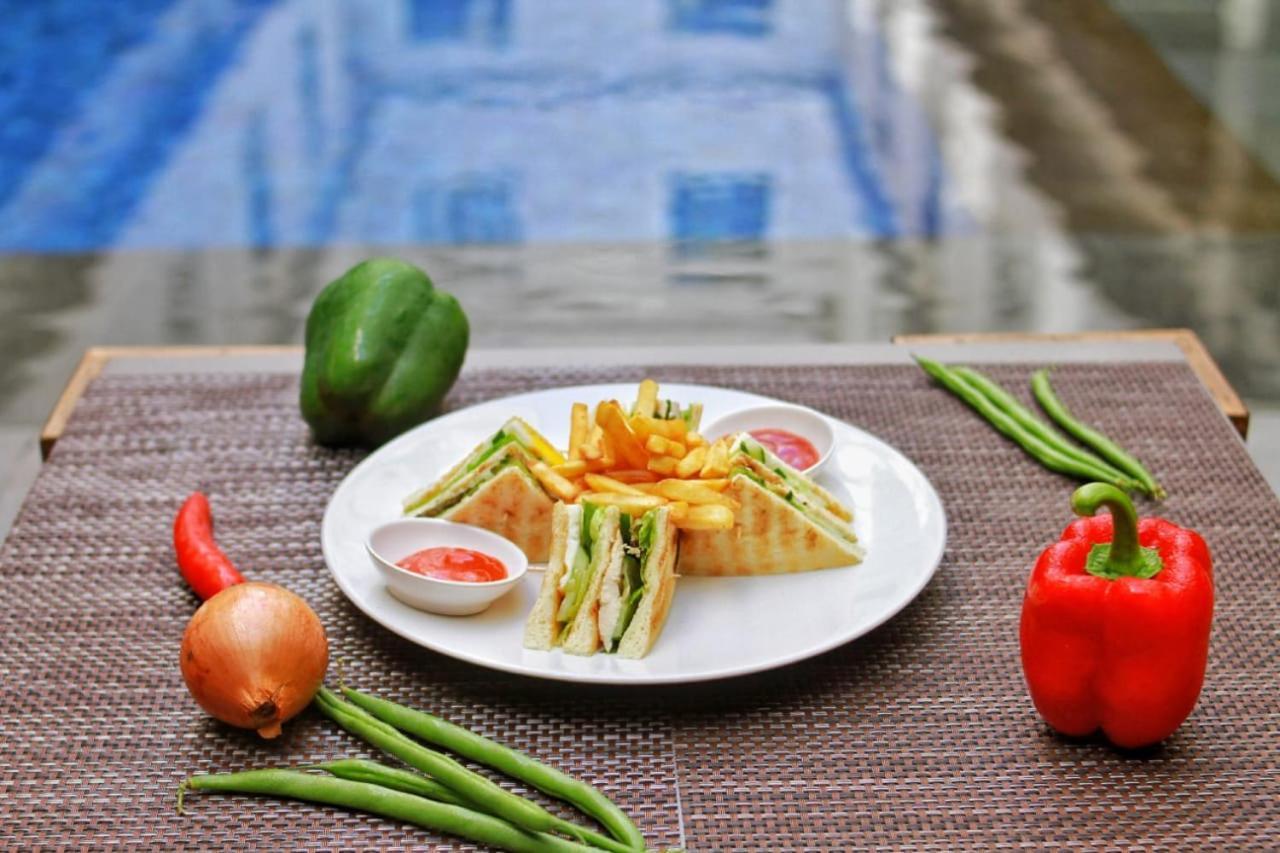 Swiss-Belexpress Kuta Legian Hotel Exterior photo