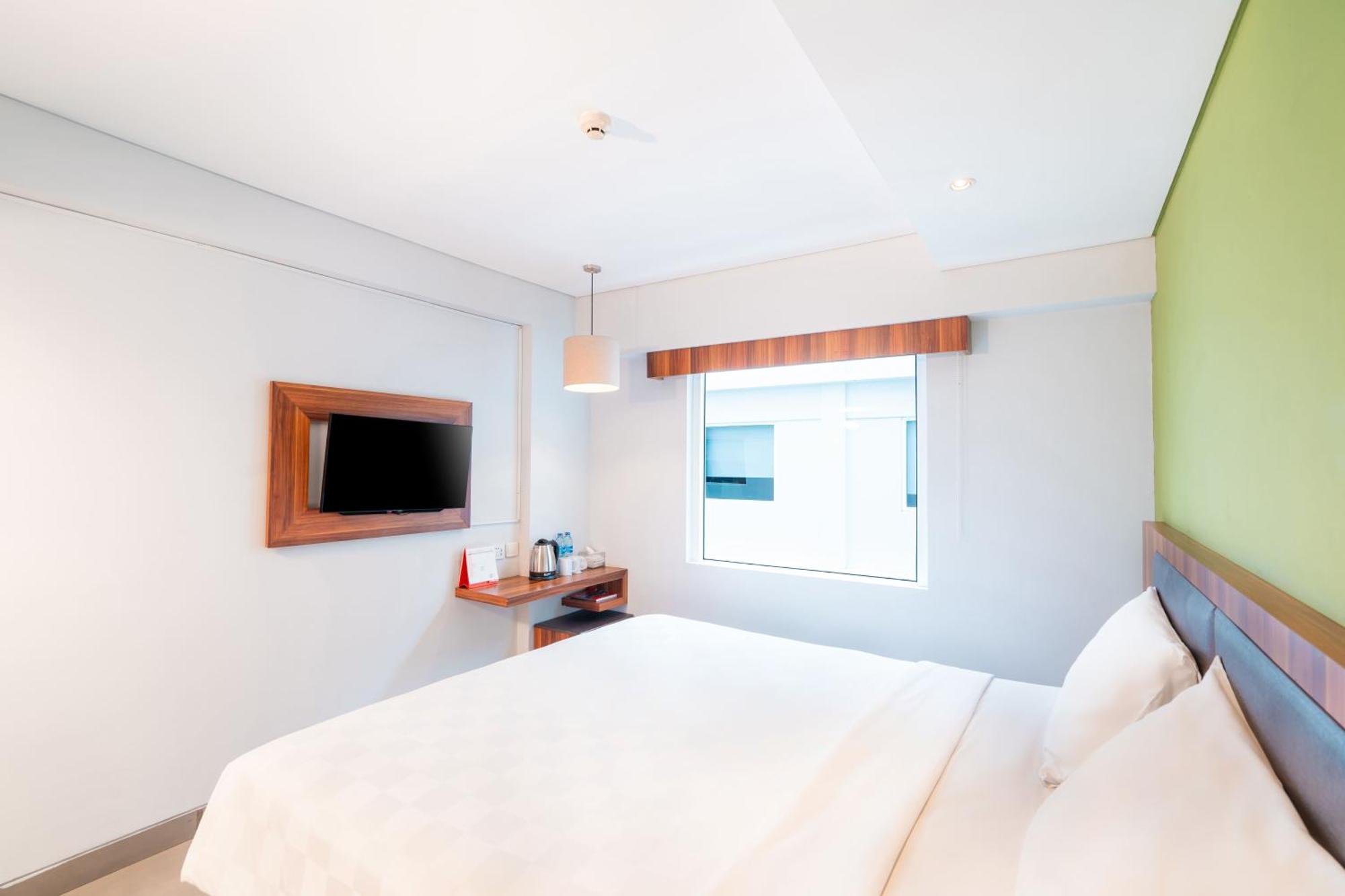 Swiss-Belexpress Kuta Legian Hotel Exterior photo